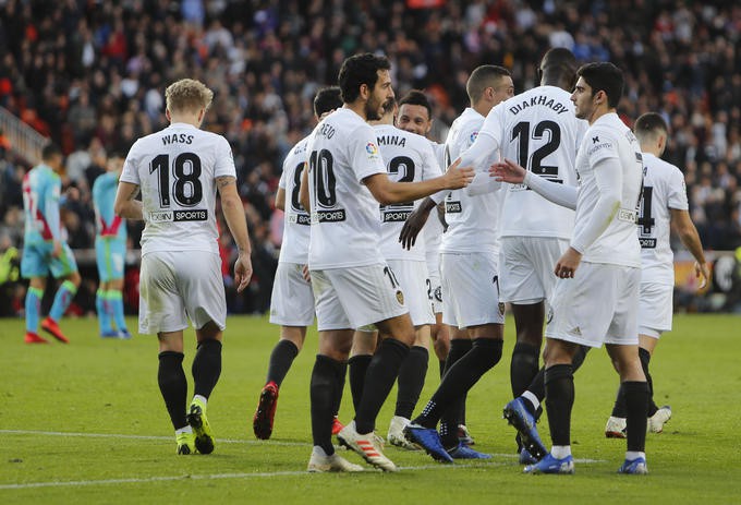 Vì sao Real Madrid lo mất điểm trước Valencia ngay tại Bernabeu? - Ảnh 3.