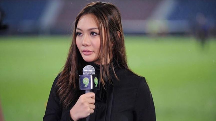 Bỏng mắt ngắm dàn bạn gái là MC, diễn viên của tuyển Malaysia