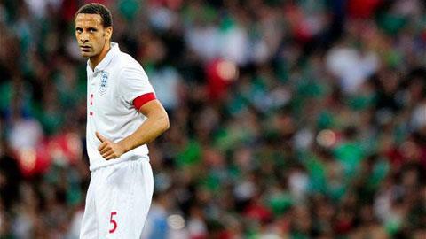Rio Ferdinand tiết lộ về chuyến bay kinh hoàng tưởng chừng như sẽ xóa sổ toàn bộ Thế hệ Vàng bóng đá Anh