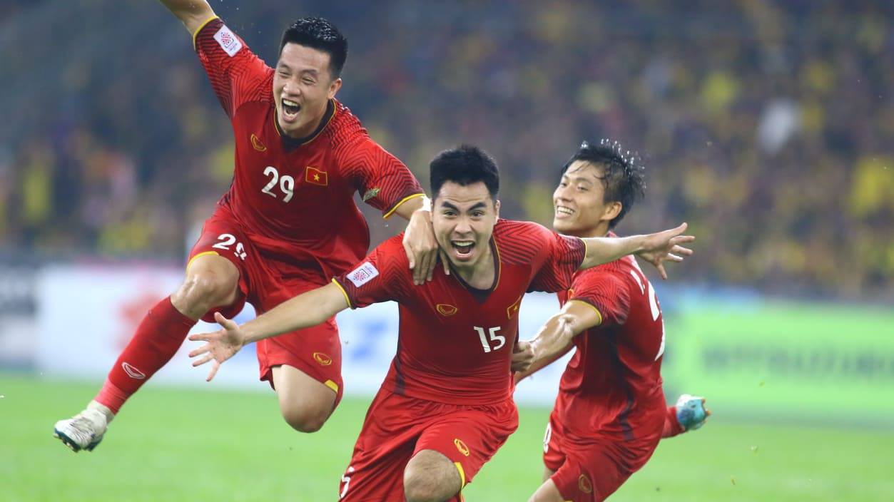 Bị Malaysia lội ngược dòng, Việt Nam vẫn nắm lợi thế ở chung kết lượt về AFF Cup 2018