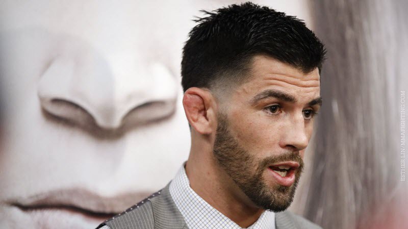 Dominick Cruz lại chấn thương, rời trận đấu với John Lineker tại UFC 233