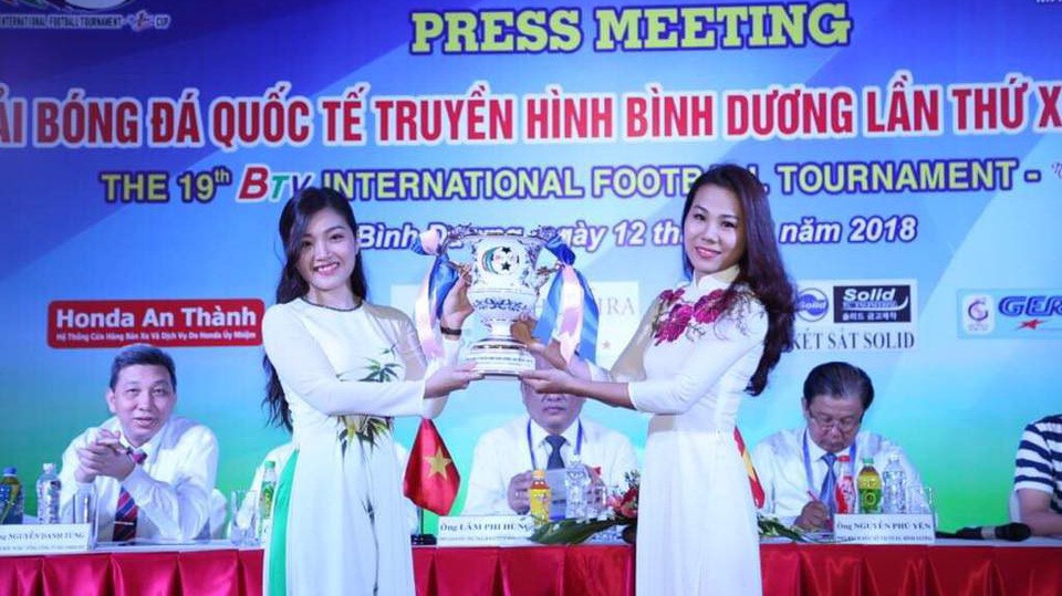 Tiền vệ Tuấn Anh tái xuất ở giải giao hữu truyền thống nhất Việt Nam