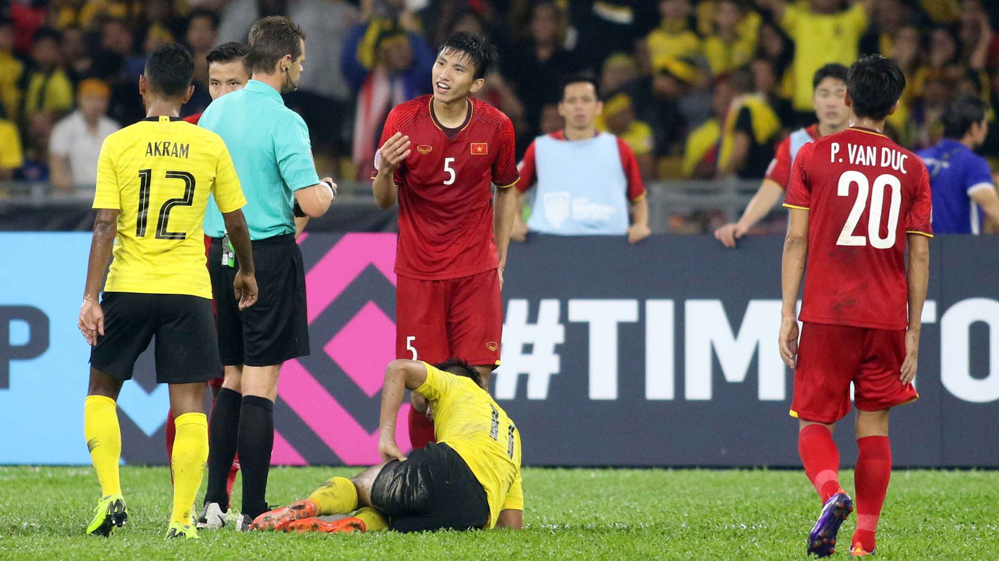 Đoàn Văn Hậu cao thượng phớt lờ tiểu xảo của Malaysia, thúc giục Việt Nam tập trung cao độ ở Mỹ Đình