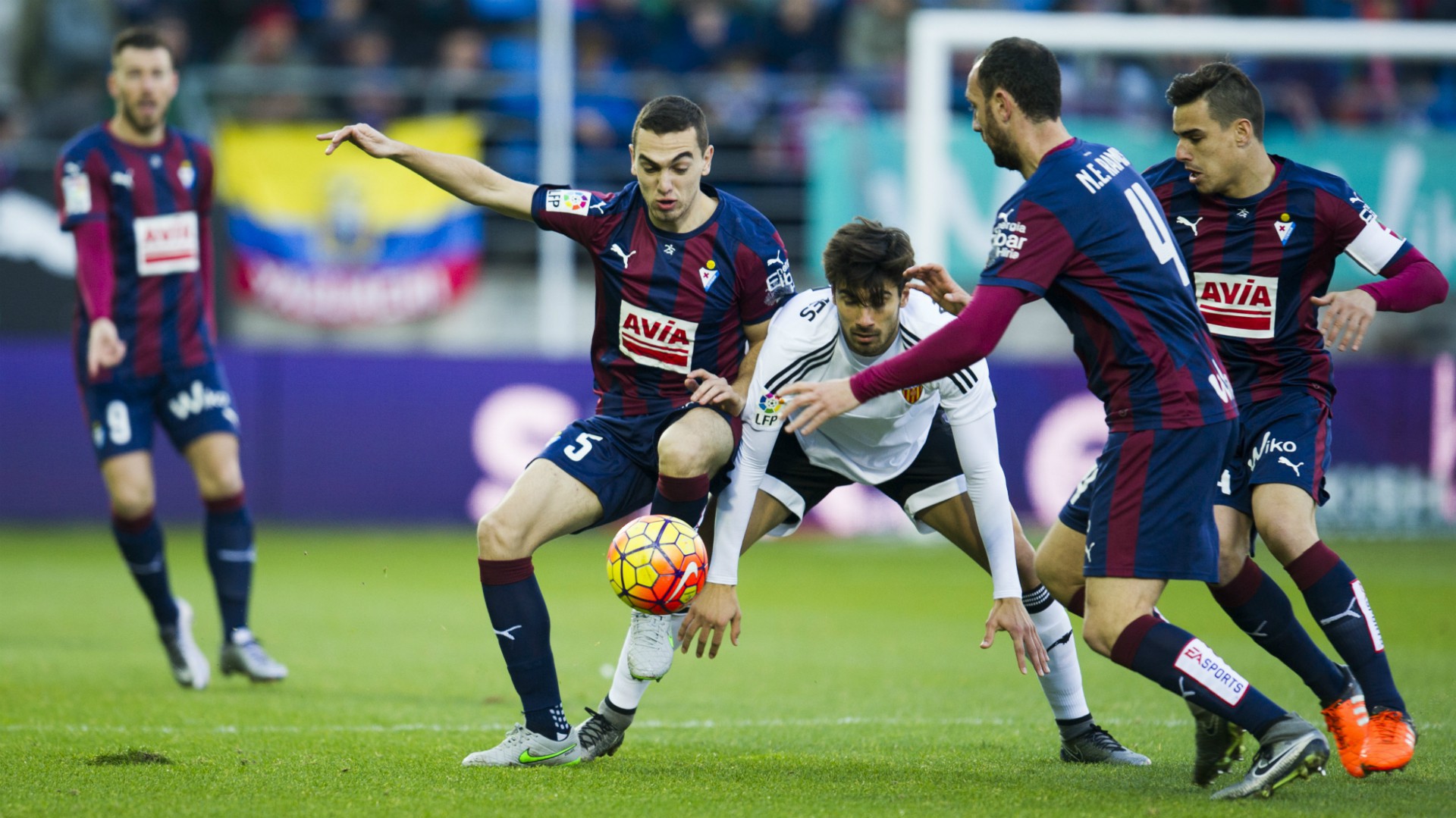 Nhận định tỷ lệ cược kèo bóng đá tài xỉu trận Eibar vs Valencia