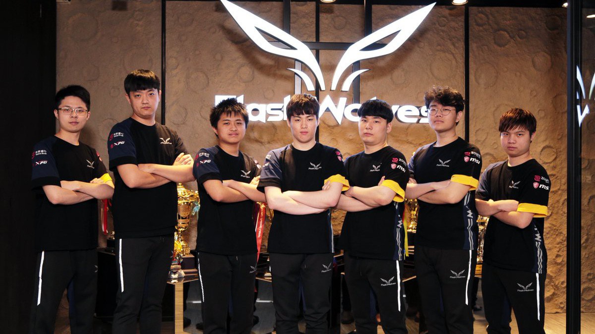 Flash Wolves công bố đội hình chính thức cho mùa giải 2019