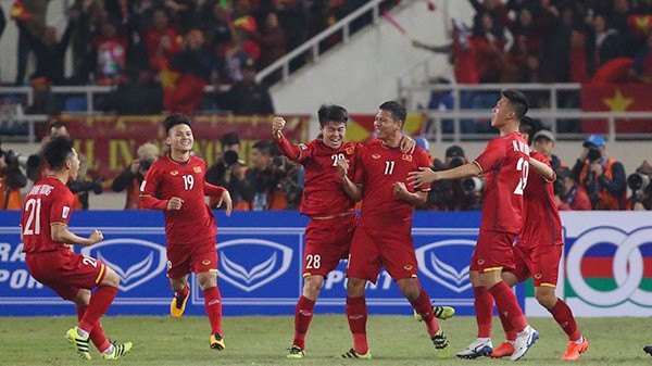 Chấm điểm cầu thủ Việt Nam ở trận chung kết lượt về AFF Cup 2018: Điểm 10 cho Anh Đức, Văn Lâm và Quang Hải