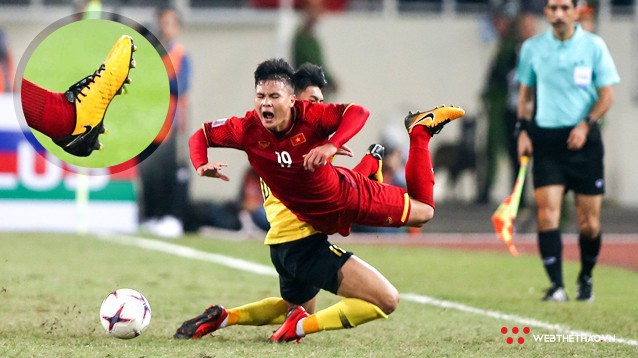 Bàn chân "siêu dị" và "lòng chung thủy" với giày đá bóng của Quang Hải