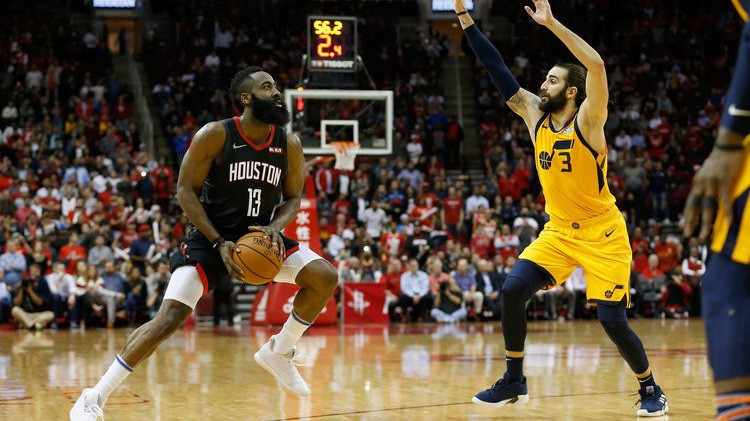 Trọng tài NBA chính thức lên tiếng về pha double step-back ảo diệu của James Harden
