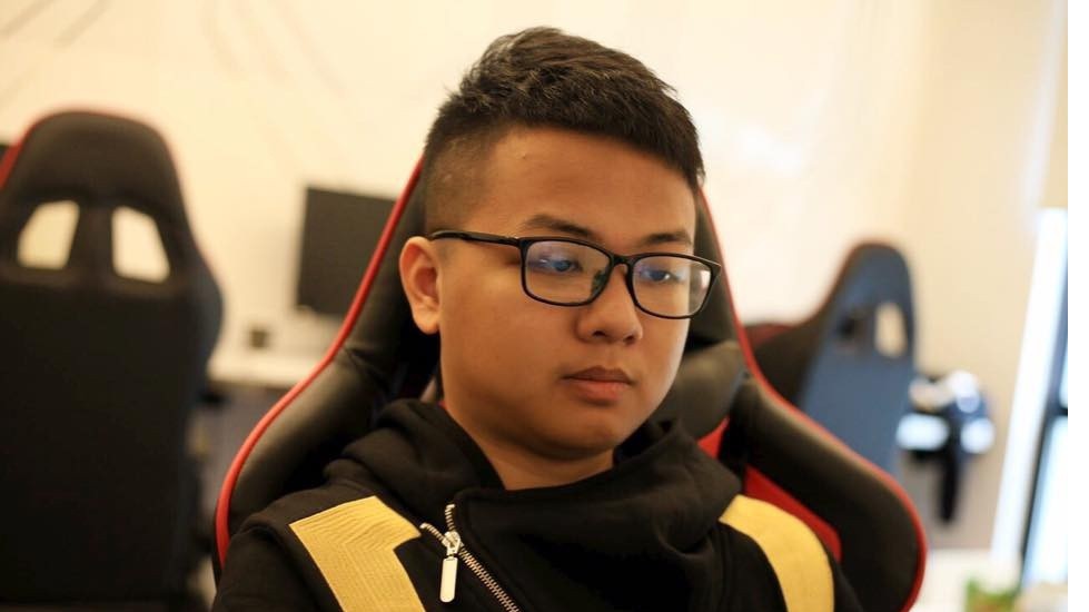 Cộng đồng game thủ Việt lo lắng cho SofM với đội hình mới Snake Esports