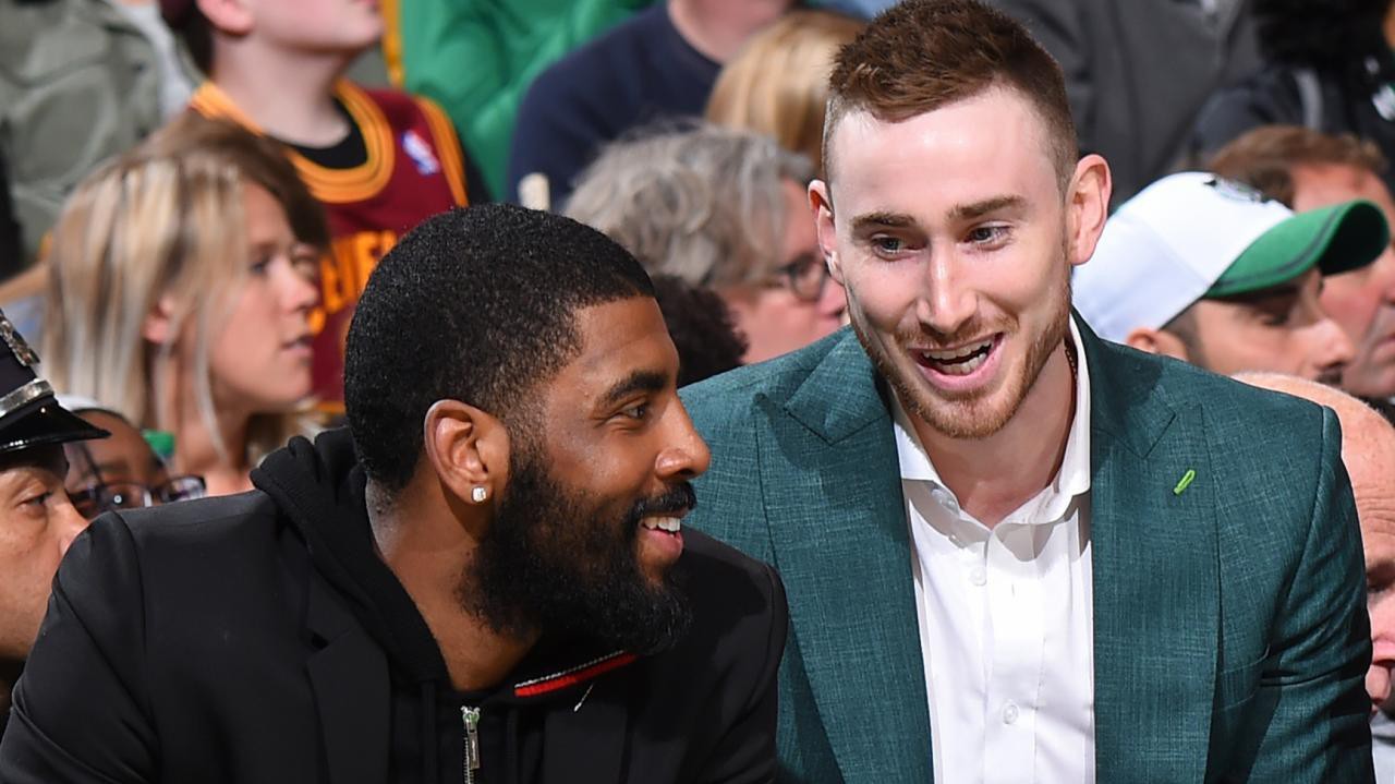 Nghe Kyrie Irving chia sẻ về lý do đặc biệt khiến anh và Gordon Hayward "yêu từ cái nhìn đầu tiên"