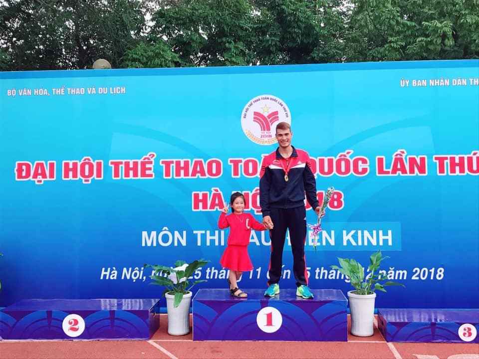 ĐH8: Đỗ Quốc Luật, Nguyễn Thị Oanh giành HCV 3000m CNV, Nguyễn Văn Huệ phá KLQG - Ảnh 2. ĐH8: Đỗ Quốc Luật, Nguyễn Thị Oanh giành HCV 3000m CNV, Nguyễn Văn Huệ phá KLQG - Ảnh 2.