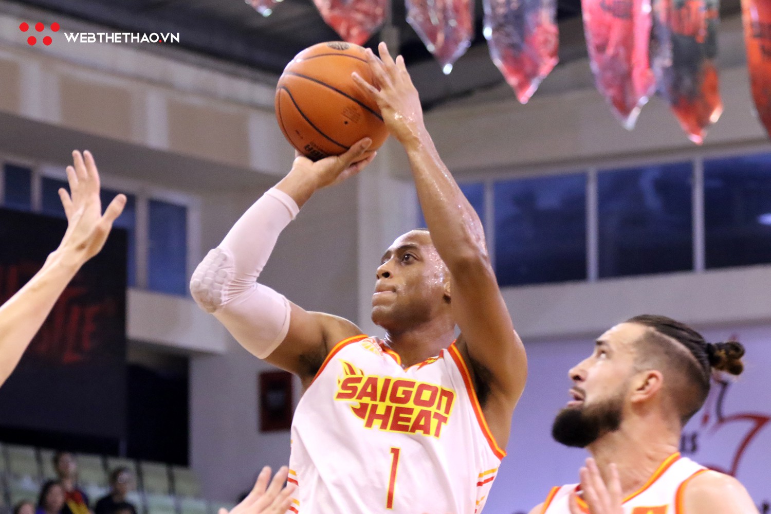 Gặp chấn thương đùi sau, Trevon Hughes có thể sẽ bỏ lỡ đại chiến với Macau Black Bears - Ảnh 4.