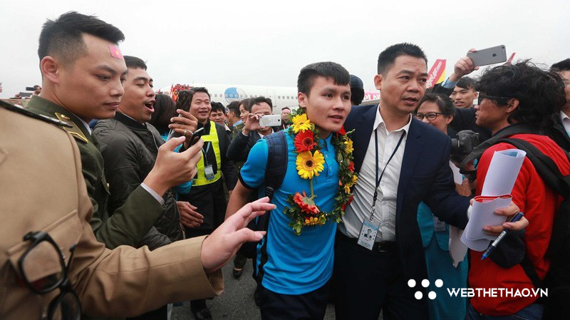 Có cần không, một cuộc vinh danh cho ĐT Việt Nam?