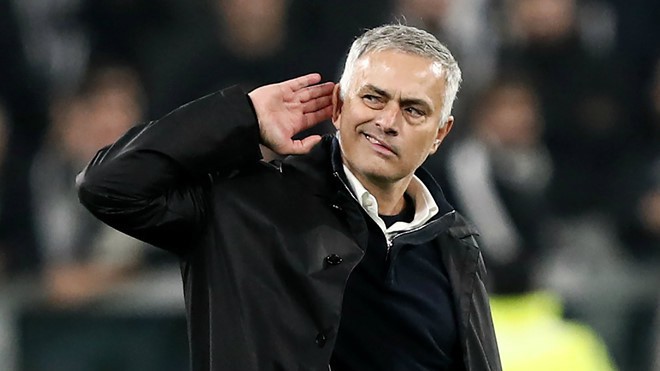 Trong trận đầu tiên của Solskjaer ở Man Utd, Jose Mourinho đang ở đâu?