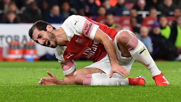 Nhận thêm tin dữ về Mkhitaryan, HLV Unai Emery có Giáng sinh không trọn vẹn