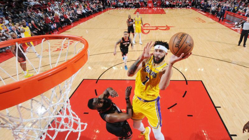 JaVale McGee viêm phổi nặng, nay đã được xuất viện
