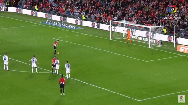 Tiền đạo của Bilbao gây sốt với pha đá phạt đền kỳ lạ theo kiểu “phản Pogba”