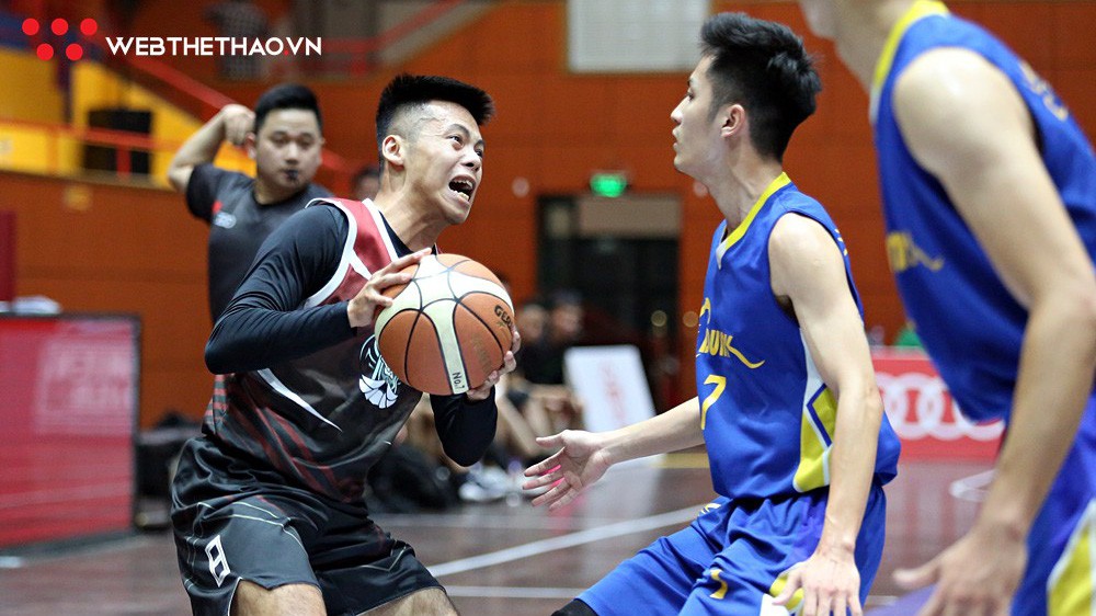Dwarf 67-58 CDunk: Chấn thương tai hại và chiến thắng nghẹt thở