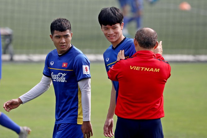 Với sự đa năng, tân binh Hoàng Đức liệu có “siêu lòng” HLV Park Hang Seo? - Ảnh 2. Với sự đa năng, tân binh Hoàng Đức liệu có “siêu lòng” HLV Park Hang Seo? - Ảnh 2.