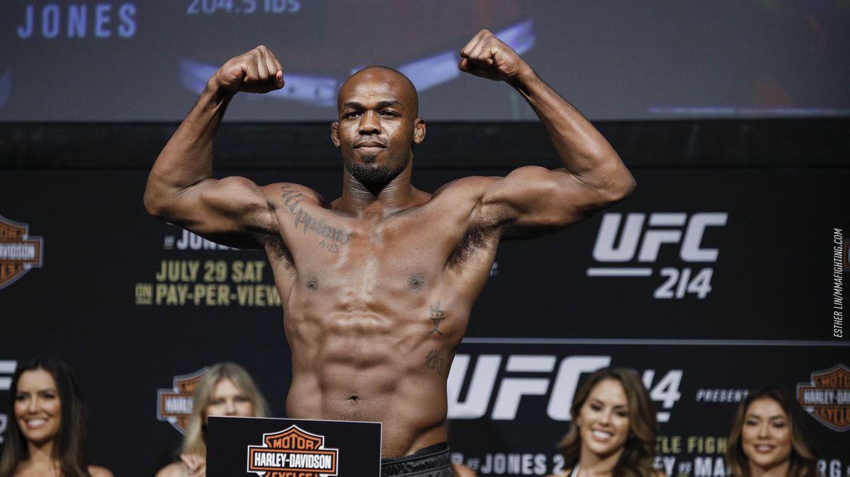 Jon Jones chính thức gửi lời xin lỗi đến đồng nghiệp