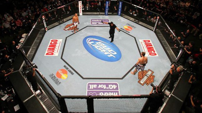 3 bí mật của UFC: Đã từng có ý tưởng xây hồ cá sấu quanh võ đài?
