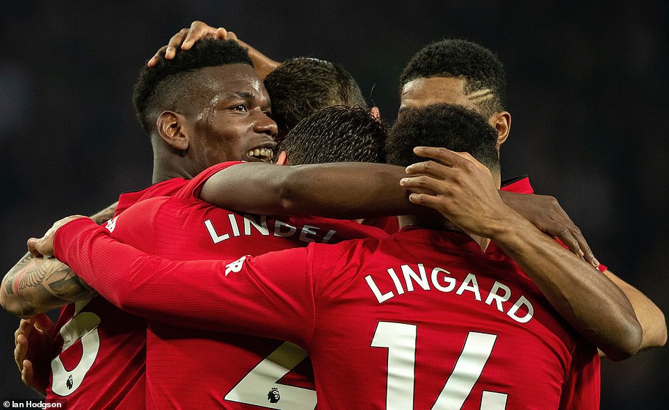 Giải thích lý do thay người sớm, HLV Solskjaer không quên ca ngợi người hùng Pogba - Ảnh 1. Giải thích lý do thay người sớm, HLV Solskjaer không quên ca ngợi người hùng Pogba - Ảnh 1.