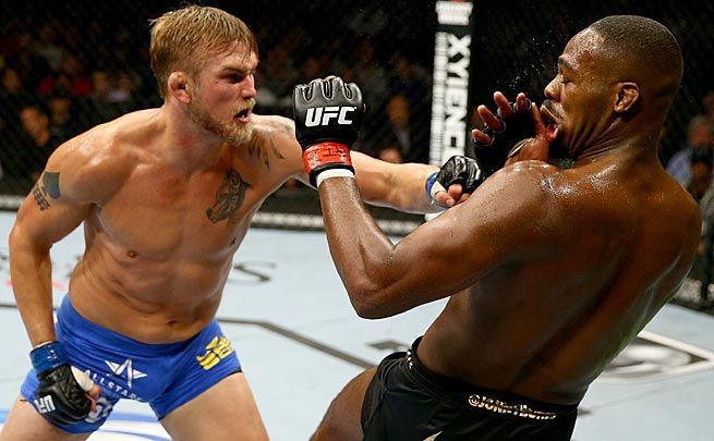 UFC 232: Cuộc đời vốn chẳng công bằng đâu - Ảnh 1.