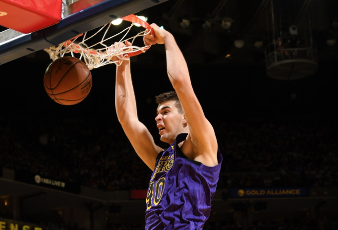 Kẻ đóng thế Ivica Zubac tiết lộ lý do dẫn đến chuỗi trận bùng nổ cho Los Angeles Lakers - Ảnh 1. Kẻ đóng thế Ivica Zubac tiết lộ lý do dẫn đến chuỗi trận bùng nổ cho Los Angeles Lakers - Ảnh 1.