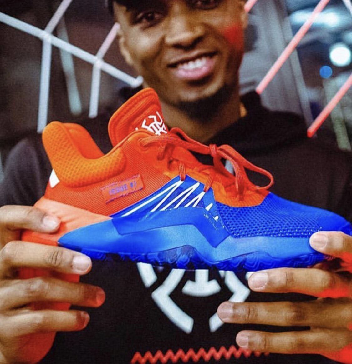 Lộ diện Adidas D.O.N. Issue #1, mẫu giày thửa đậm chất Spiderman của Donovan Mitchell - Ảnh 2.