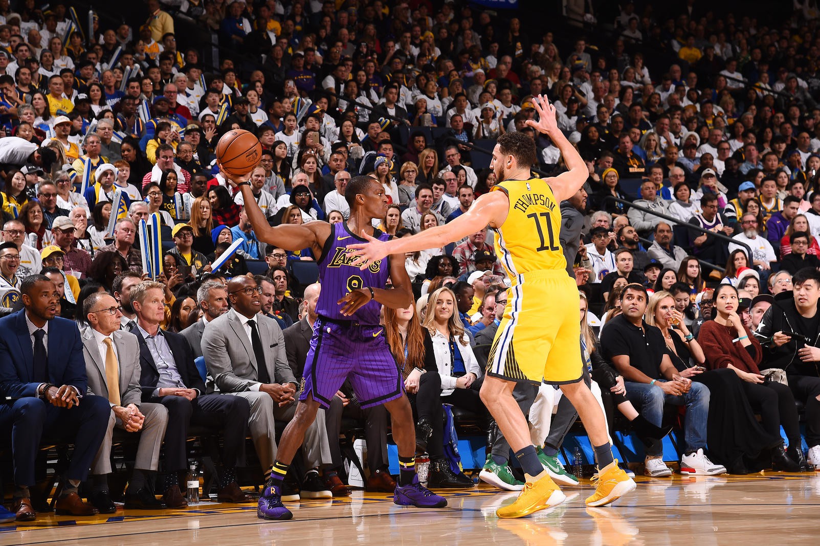 Trận đấu Giáng sinh giữa Lakers và Warriors lập kỷ lục rating ở Mỹ - Ảnh 1. Trận đấu Giáng sinh giữa Lakers và Warriors lập kỷ lục rating ở Mỹ - Ảnh 1.