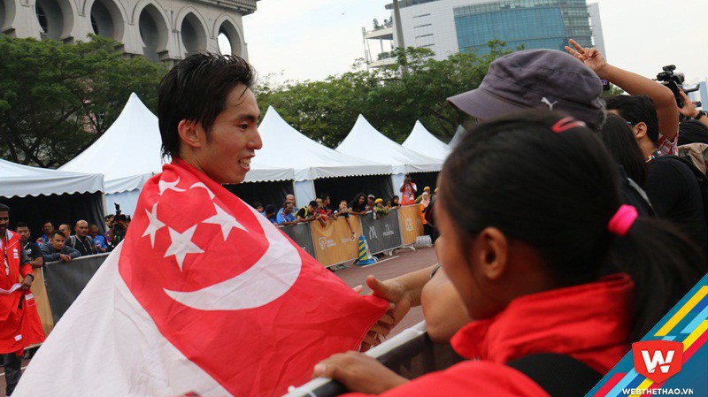 Chiangmai Marathon: Runner "Kenya Singapore" bị ĐKVĐ SEA Games cảnh báo bớt... ảo tưởng khoe PB vì đường chạy không đạt chuẩn