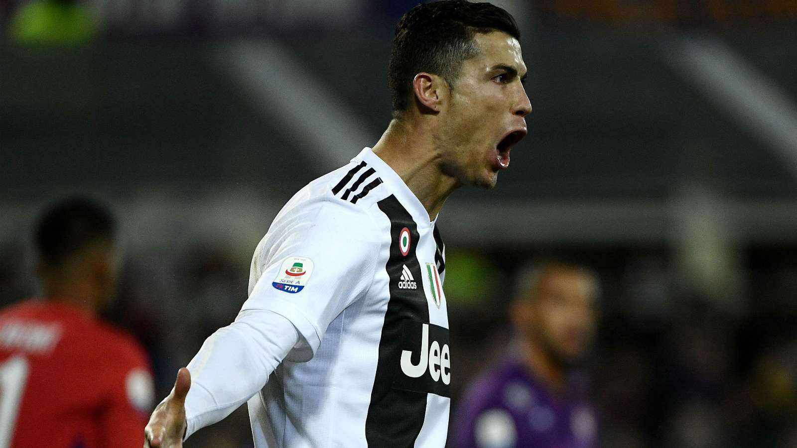 Thành tích của Ronaldo so với các tiền đạo huyền thoại ở mùa giải đầu tiên dự Serie A như thế nào? - Ảnh 1. Thành tích của Ronaldo so với các tiền đạo huyền thoại ở mùa giải đầu tiên dự Serie A như thế nào? - Ảnh 1.