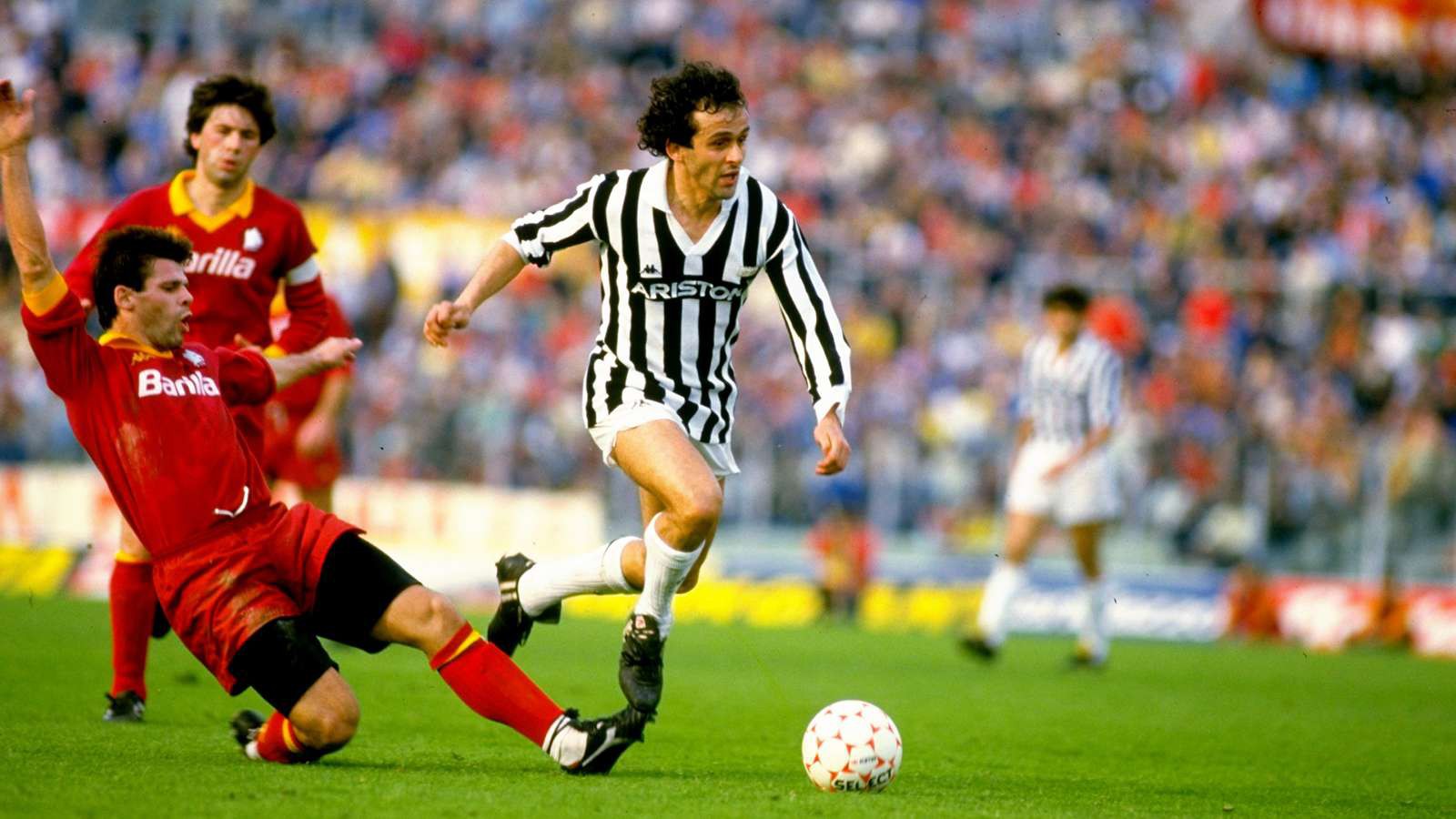 Thành tích của Ronaldo so với các tiền đạo huyền thoại ở mùa giải đầu tiên dự Serie A như thế nào? - Ảnh 6. Thành tích của Ronaldo so với các tiền đạo huyền thoại ở mùa giải đầu tiên dự Serie A như thế nào? - Ảnh 6.