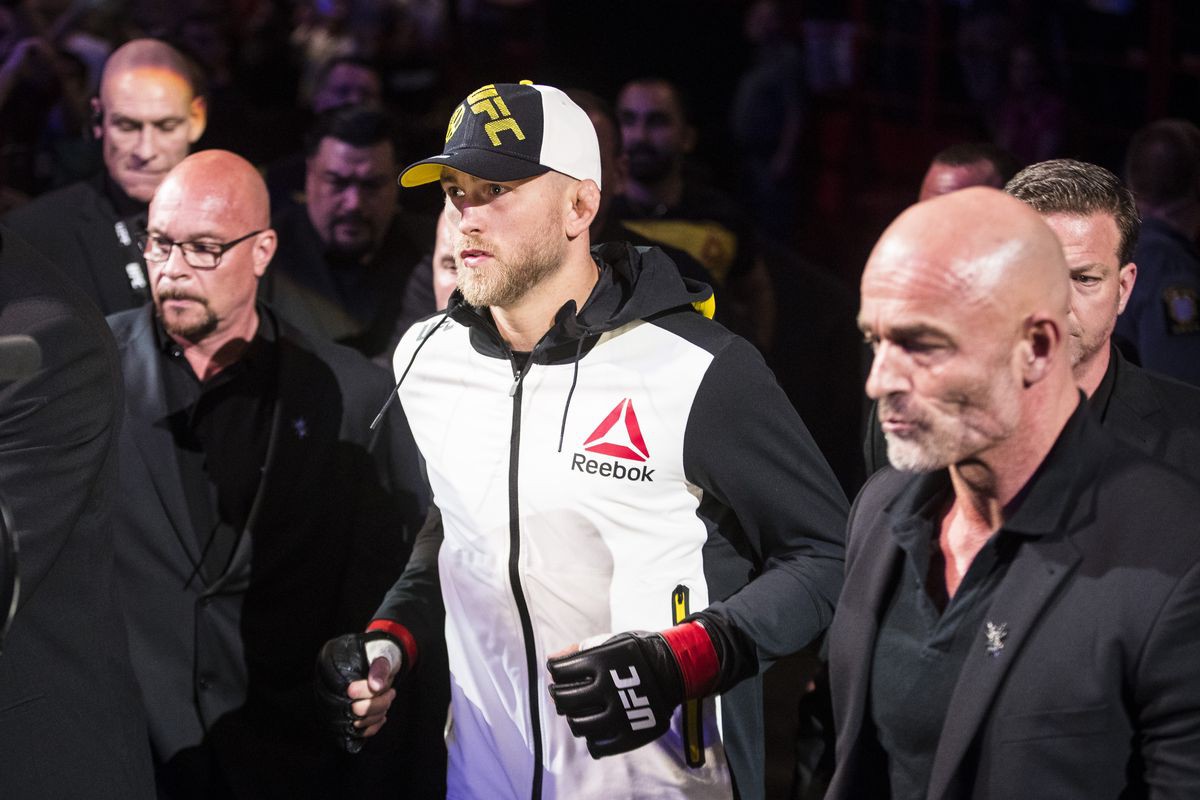 UFC 232: Cuộc đời vốn chẳng công bằng đâu - Ảnh 3.