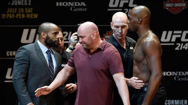 Daniel Cormier trả lời ra sao trước lời thách đấu của Jon Jones?