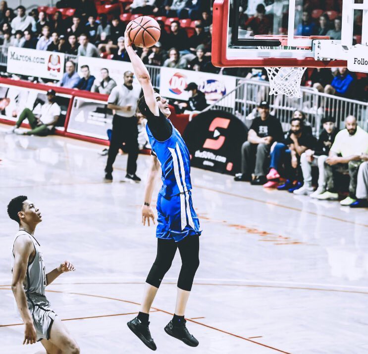 LaMelo Ball đang có chỉ số khủng như LeBron James ở cùng độ tuổi - Ảnh 1.