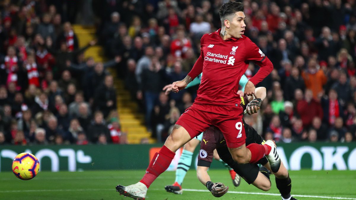 Người hâm mộ phát cuồng với “bàn thắng không cần nhìn” của Firmino khi lập hat-trick cho Liverpool