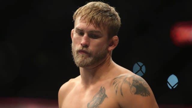UFC 232: Cuộc đời vốn chẳng công bằng đâu