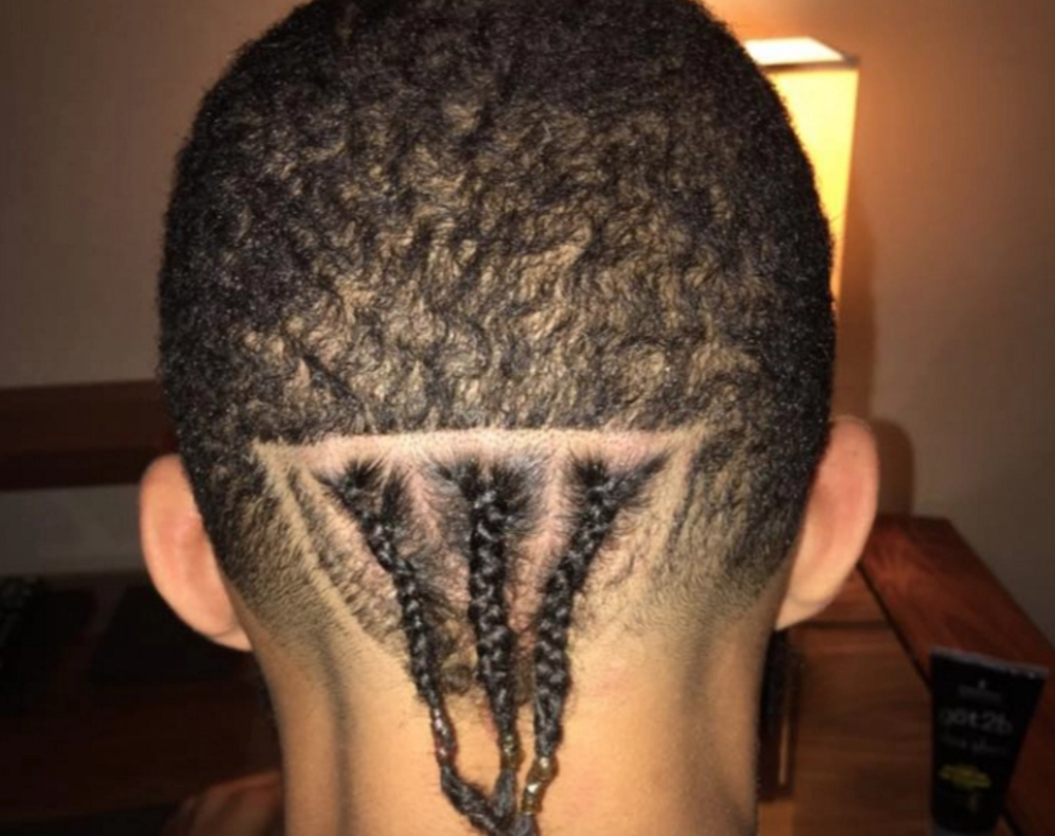 Cư dân mạng điên cuồng vì kiểu tóc không thể nào đỡ nổi của JaVale McGee - Ảnh 8. Cư dân mạng điên cuồng vì kiểu tóc không thể nào đỡ nổi của JaVale McGee - Ảnh 8.