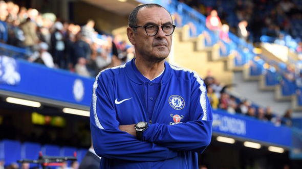 Maurizio Sarri gửi thông điệp tới BLĐ Chelsea về tương lai Fabregas và David Luiz