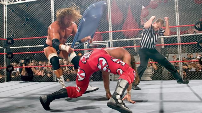 Top 5 tai nạn kinh hoàng trên sàn WWE