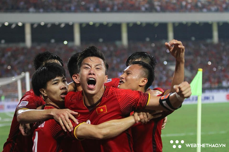 AFF Cup 2018 đang giúp Quế Ngọc Hải xóa đi cái dớp đáng quên trong màu áo đội tuyển - Ảnh 3. AFF Cup 2018 đang giúp Quế Ngọc Hải xóa đi cái dớp đáng quên trong màu áo đội tuyển - Ảnh 3.