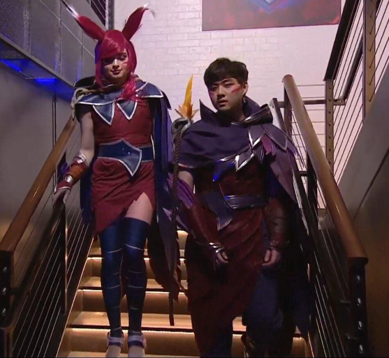 Bang chính thức nhận thua Sneaky sau màn cosplay Xayah tại All-Star 2018: Anh ấy đẹp hơn tôi. - Ảnh 1.