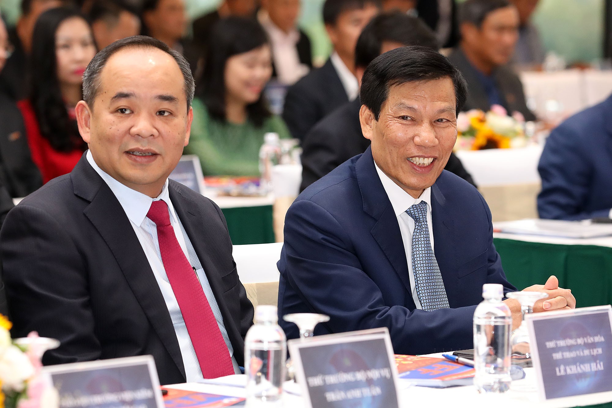 Tân PCT tài chính VFF Cấn Văn Nghĩa: Bóng đá sạch, lành mạnh thì tài chính mới lớn - Ảnh 1.