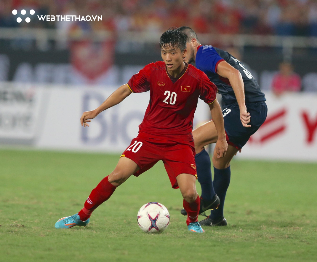 Phan Văn Đức thăng hoa tại AFF Cup 2018 nhờ... đôi giày lỗi mốt! - Ảnh 3. Phan Văn Đức thăng hoa tại AFF Cup 2018 nhờ... đôi giày lỗi mốt! - Ảnh 3.