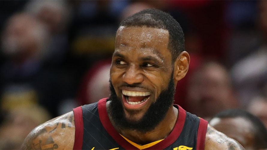 Đụng bộ nhớ như LeBron, đối thủ thua không oán