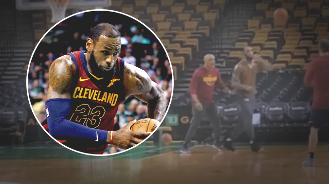 Đến sớm 10 tiếng tập ném một mình, LeBron vẫn không gánh nổi một Cavaliers quá "tạ"