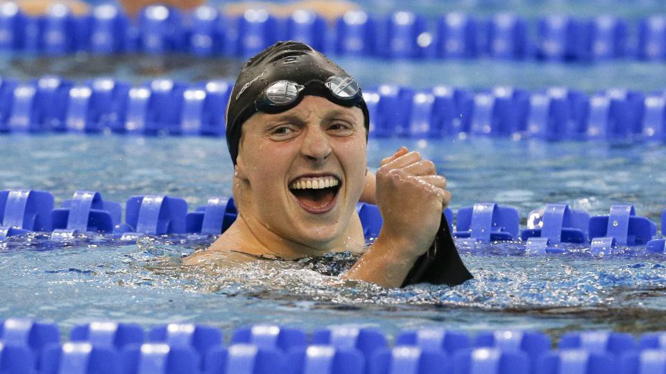 Katie Ledecky lập KLTG ngay ở lần đầu thi đấu chuyên nghiệp