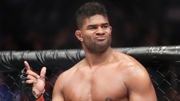 Lần đầu tiên trong lịch sử, Alistair Overeem bị đẩy xuống đấu ở Prelims