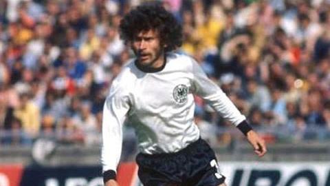 Video 50 bàn đẹp nhất lịch sử World Cup: Paul Breitner nã rocket